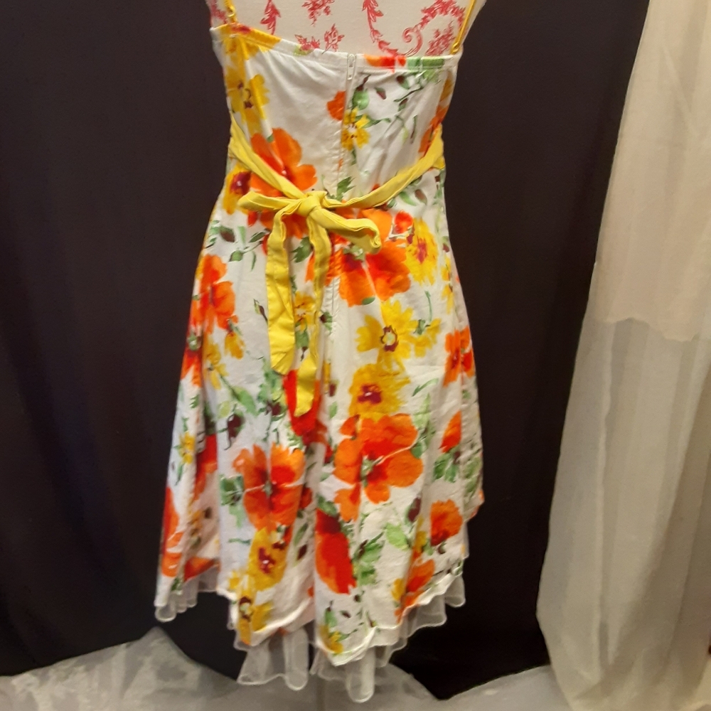 Dress - Picture 2 of 3